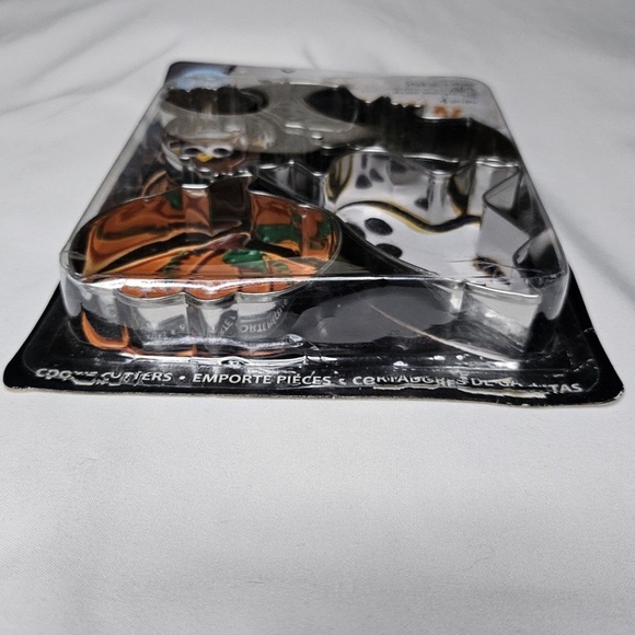 New R&M Halloween Stainless Steel 4 pc Cookie Cutters Set Ghost Owl Pumpkin Bat - Picture 9 of 10